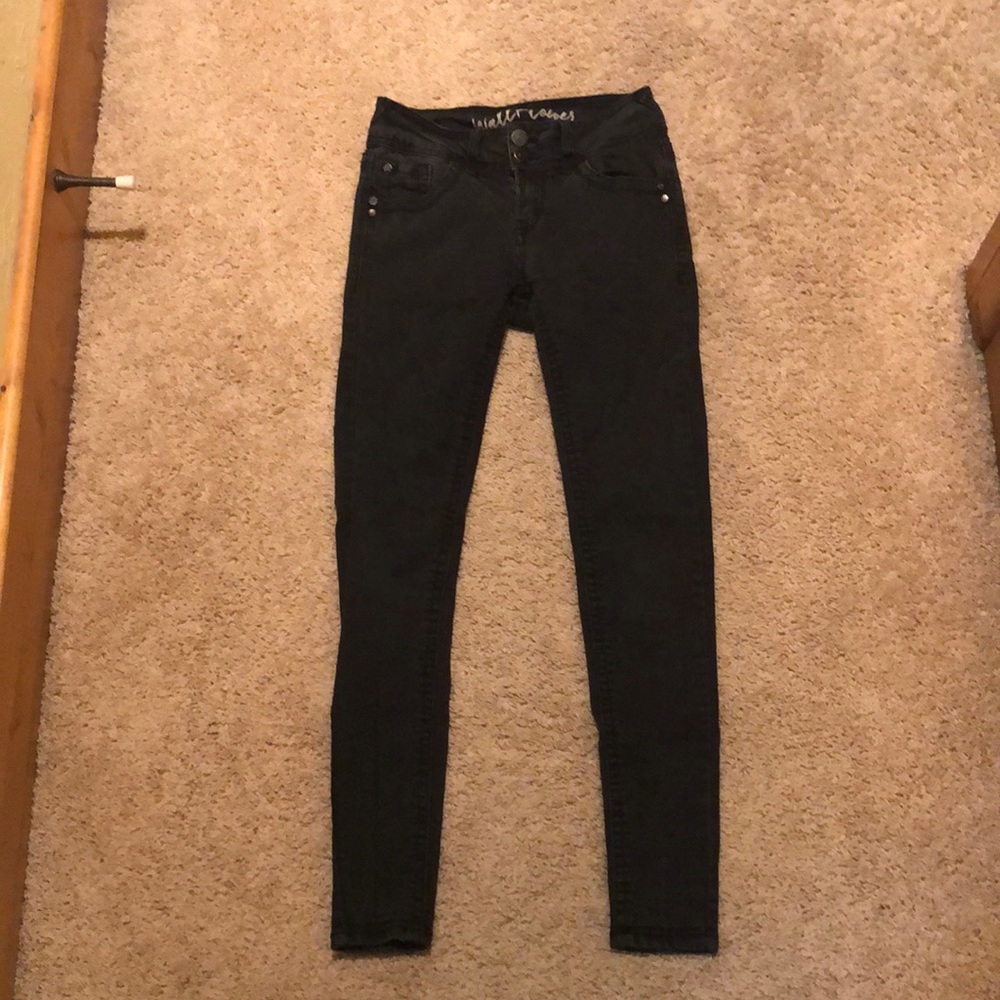 Black Wallflower skinny jeans. Size 1.